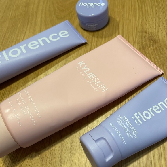 Radiant Rejuvenation Skincare bundle - Picture 2 of 3